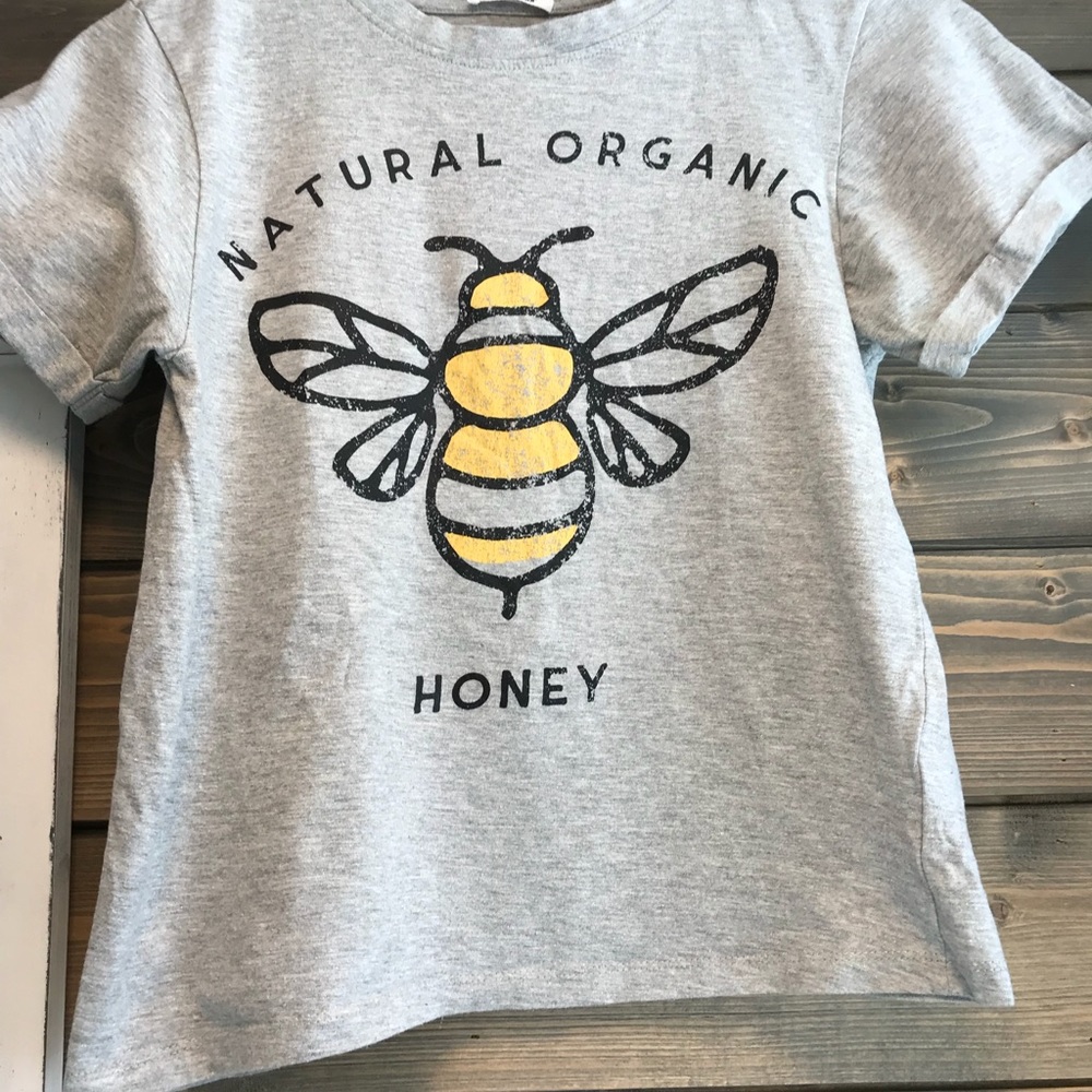 Messy Bun Just Chillin Bee Tee small